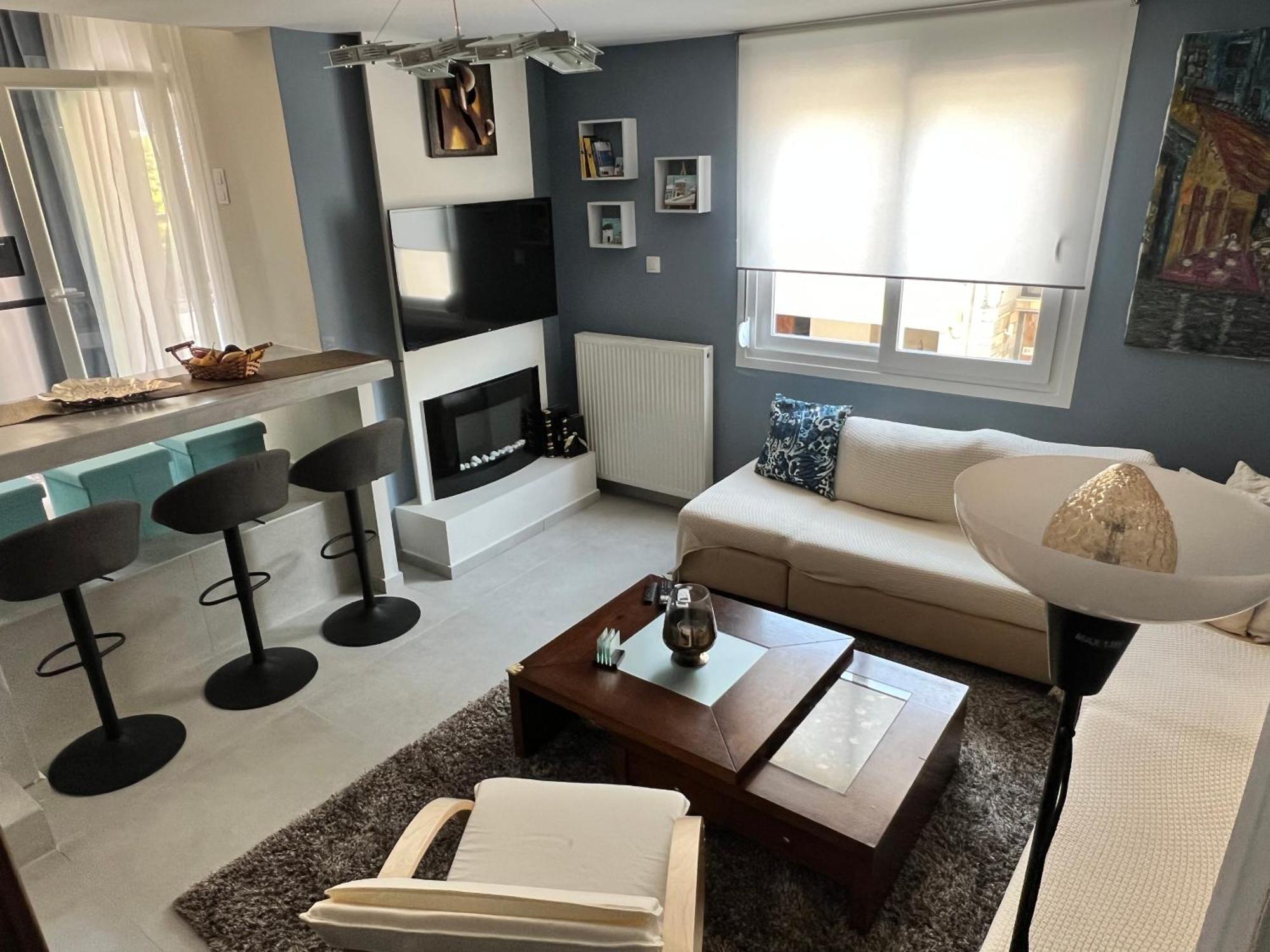 Modern Family Retreat * Volos