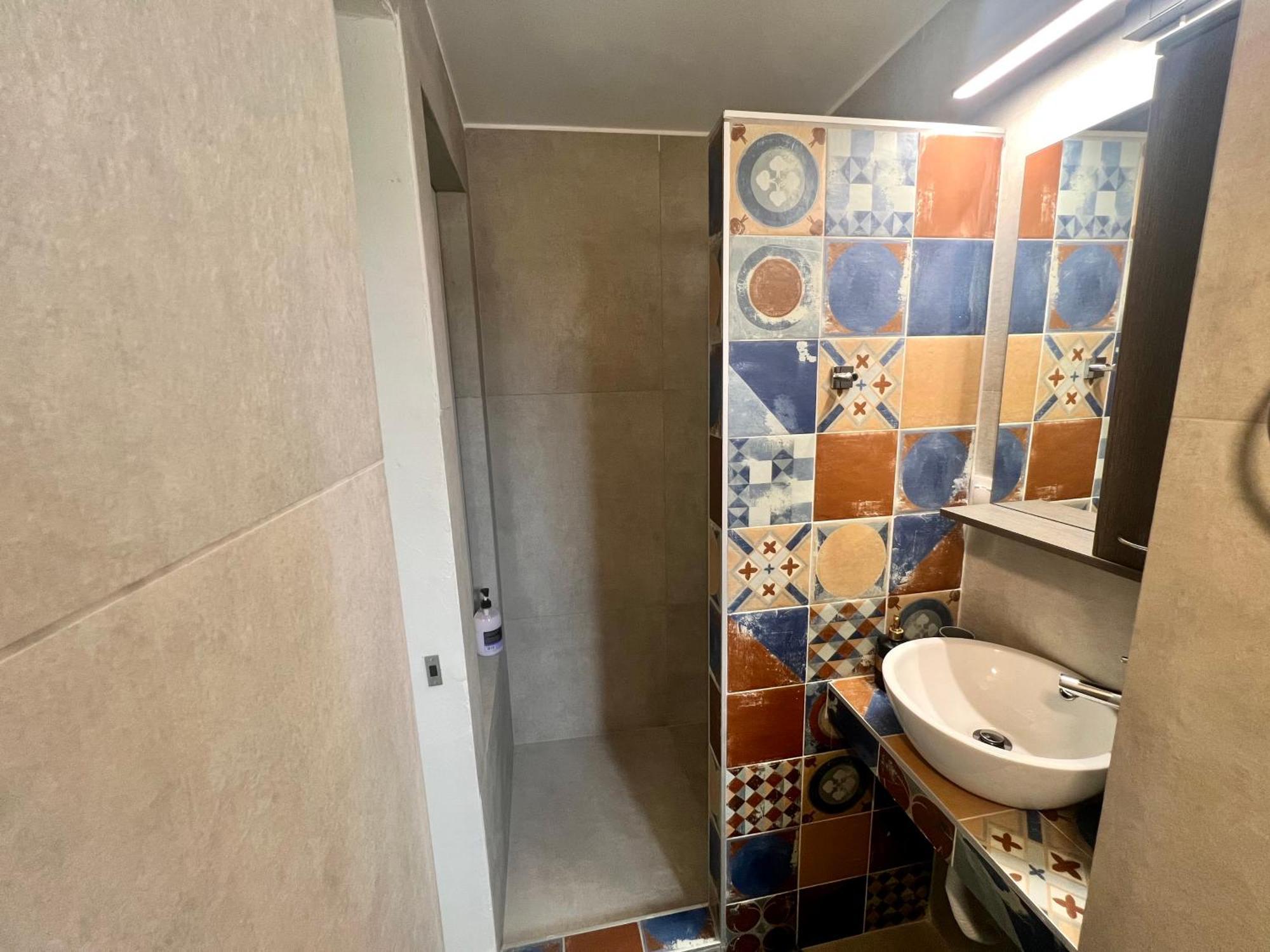 Modern Family Retreat * Volos
